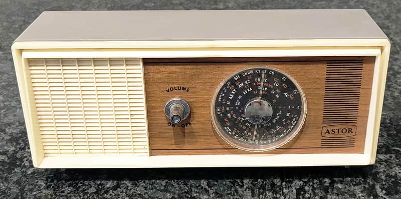 Vintage Astor MB021 all Transistor Mantle Radio image 1