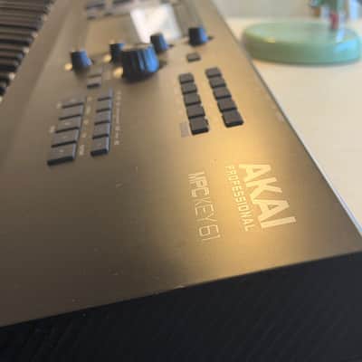 Akai MPC Key 61 Standalone Workstation Synthesizer 2022 - Present - Black image 3