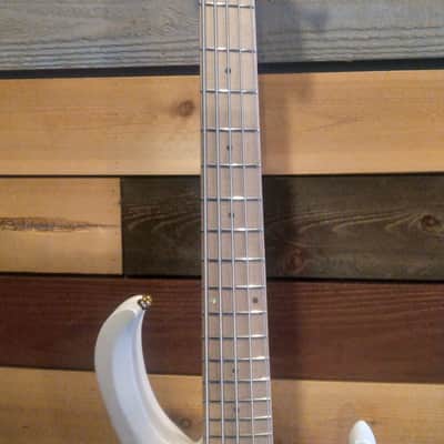 Ibanez - BTB605MLM | Workshop Series Five String Bass / Pearl White Matte image 3