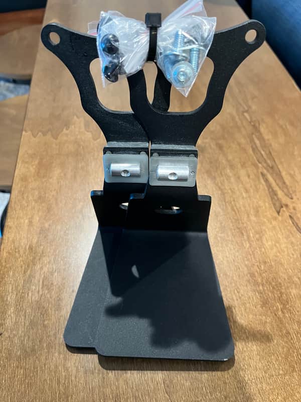 Immagine GENELEC 8010-320B pair L-Shaped Stands for 8010 Speakers 2010s - Black - 1