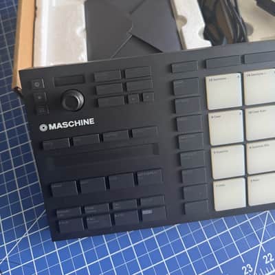 Native Instruments Maschine Mikro MKIII 2017 Black image 4