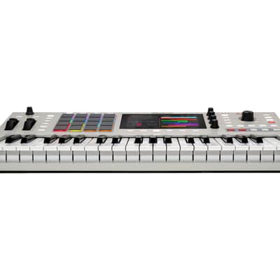 Akai MPC Key 37 Gen 2 Standalone Production Keyboard image 3