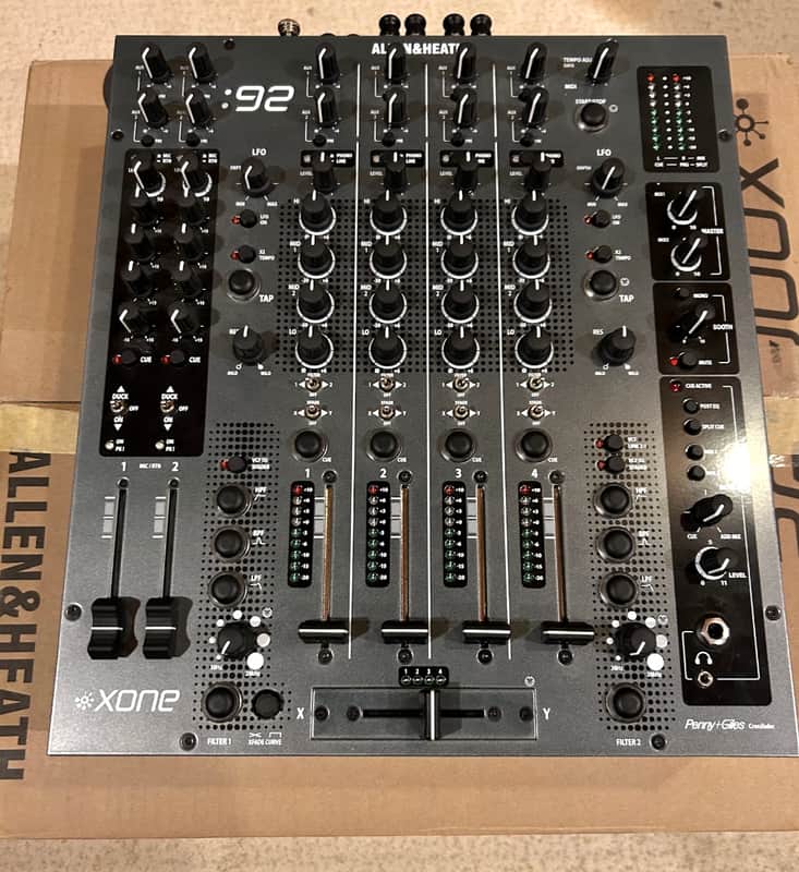 Allen & Heath XONE:92 Professional 6-Channel DJ/Club Mixer