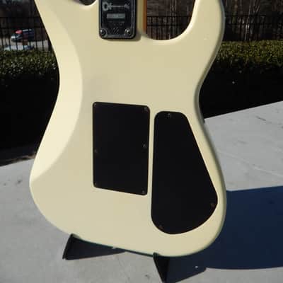 Charvel Model 3 Lefty 1988 - White Left Handed image 9