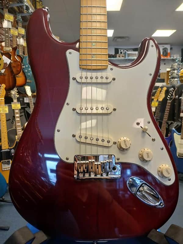 Fender American Deluxe Stratocaster Electric Guitar - Wine w/ HS Case