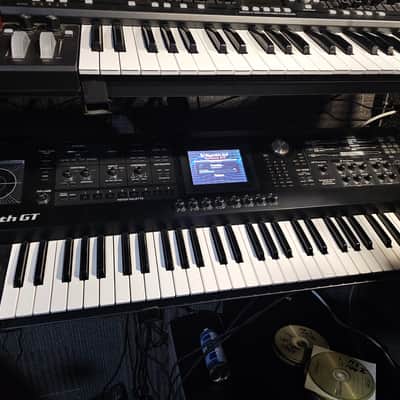 Roland V-Synth GT v2 61-Key Elastic Audio Synthesizer 2007 - 2009 - Black image 4
