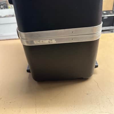 SKB Microphone case image 4