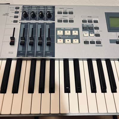 Yamaha Motif ES 7 Production Synthesizer used in mint conditon image 2
