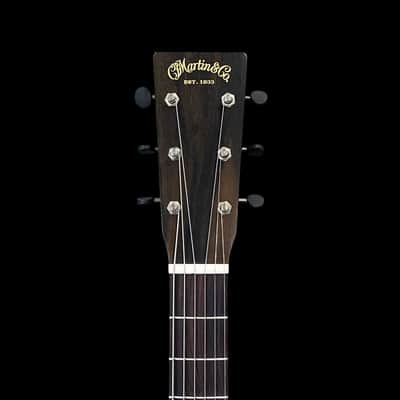 Martin 000-17 Acoustic Guitar - Whiskey Sunset Burst image 4