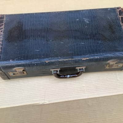 Frank Holton & Co professional trumpet / serial number  33765 /   +- 1917 made in Chicago USA floral engraving ! image 9
