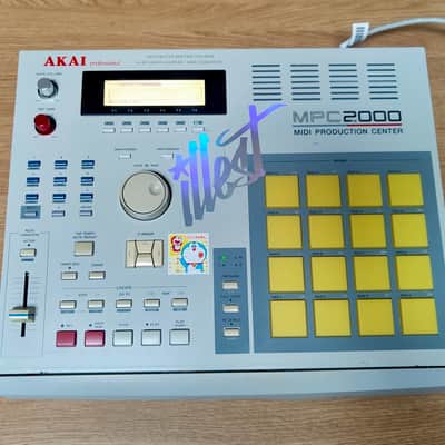 Akai MPC2000 MIDI Production Center 1997 - 2001 - Grey