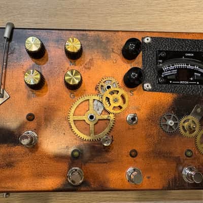 JAM Pedals Custom Multi-Pedal (2022) – Red Muck, Rattler, Lucydreamer, Dynassor + Boss TU-3 Tuner – Hand-Painted Steampunk – Original Wooden Case image 3