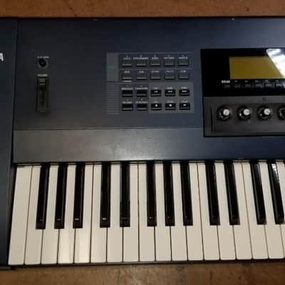 Yamaha EX5 Keyboard image 7