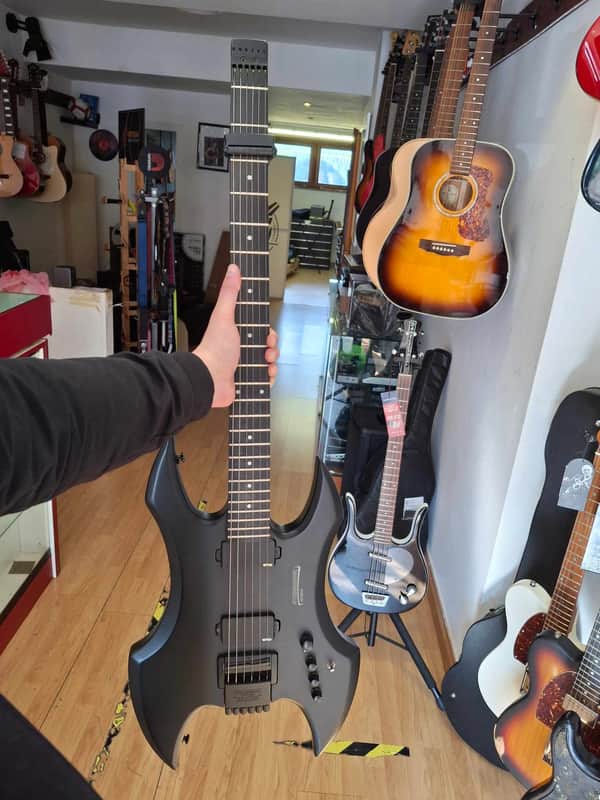 Steinberger Synapse Demon image 1