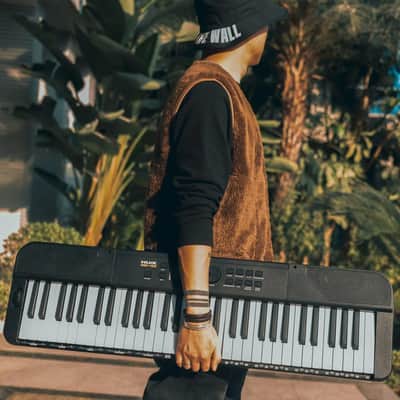NuX NEK-100 61-Key Digital Keyboard with Touch Response and Built-in Bluetooth, Black image 9