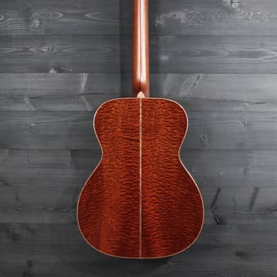 Santa Cruz  Custom OM Hand Made Guitar Quilted Sapele / Moon Spruce image 4