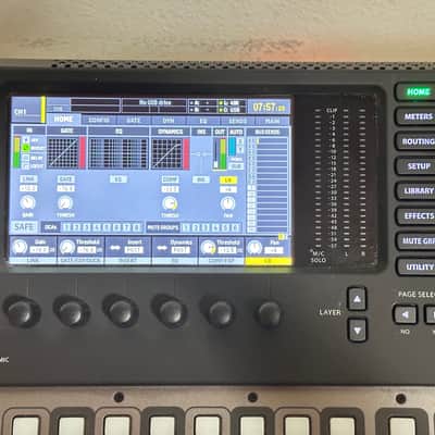 Behringer X32 40-Input 25-Bus Digital Mixing Console image 15