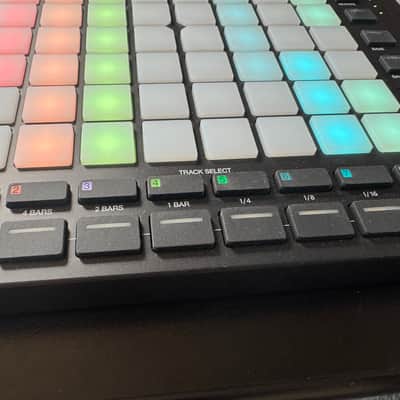 Akai APC64 MIDI Controller 2023 - Present - Black imagen 5