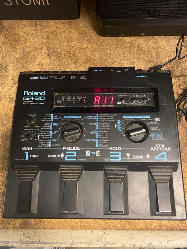 Roland GR-30 Guitar Synthesizer 1996 - 2000 - Black image 1