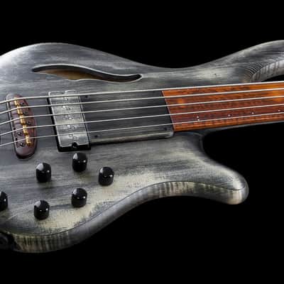 Mayones Patriot MR Fretless 5 Antique Black Snakewood Fingerboard image 3