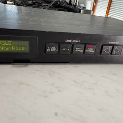 Yamaha TX81Z Rackmount FM Tone Generator 1987 - 1988 - Black image 3