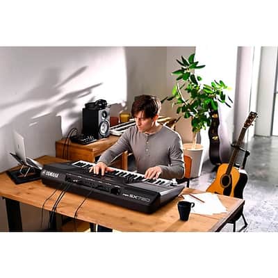 Yamaha PSR-SX720 61-Key Mid-Level Arranger Keyboard 2024 - BLACK image 3
