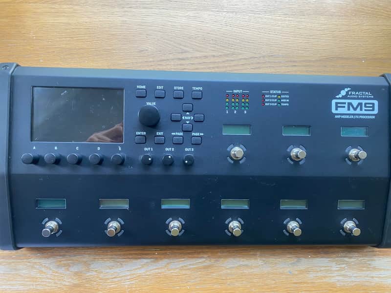 Fractal Audio FM9 Amp Modeler / FX Processor 2021 - 2023 - Black image 1