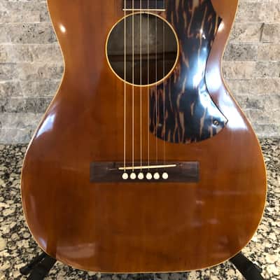 Hensel Minerva pre-war 1930s parlour guitar. made in Canada. UPDATED DETAILS IN AD. image 1