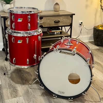 Ludwig No. 980 Super Classic Outfit 9x13 / 16x16 / 14x22" Drum Set (3-Ply) with Pointed Blue/Olive Badges 1969 - 1976 - Red Sparkle image 2