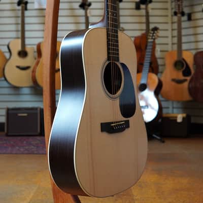 Martin D-16E Sitka Spruce/Rosewood Dreadnought Acoustic-Electric Guitar w/Padded Gig Bag image 2