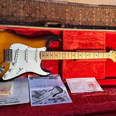 Fender 60th Anniversary American Vintage '54 Stratocaster 2014 - 2-Color Sunburst image 5