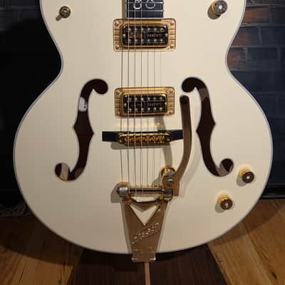 Gretsch G6136-1958 Stephen Stills Signature White Falcon Hollow Body Aged White w/ OHSC, CoA & Pickguard image 7