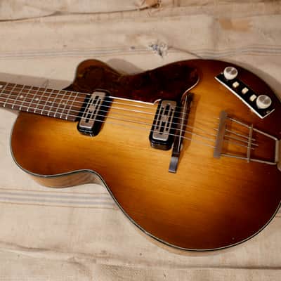 Hofner Club 50 1960 - Sunburst image 12