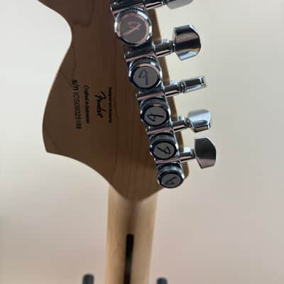 Squier Hello Kitty Stratocaster 2009 - Pink image 15