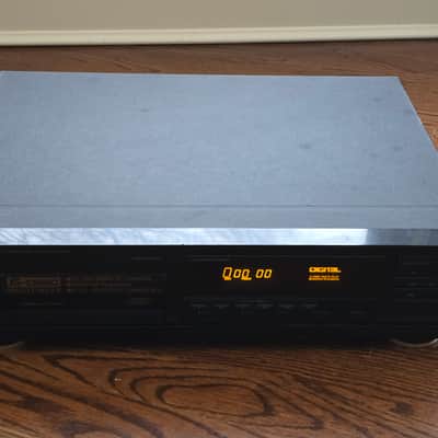 Sharp DX-C3510 six CD changer May 1990 - Black image 1