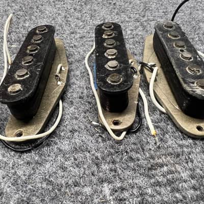 1976 Fender Stratocaster Pickups - Grey bottom image 3