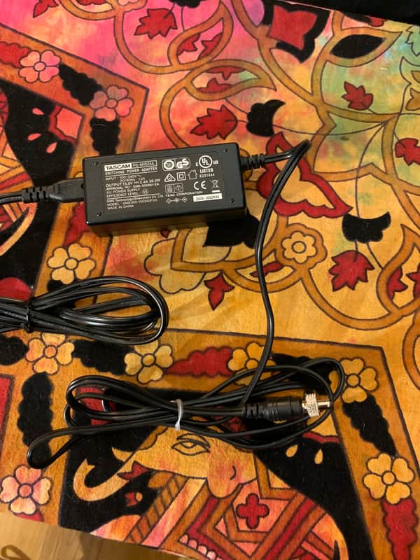Tascam PS-M1524A Switching Power Adapter image 1