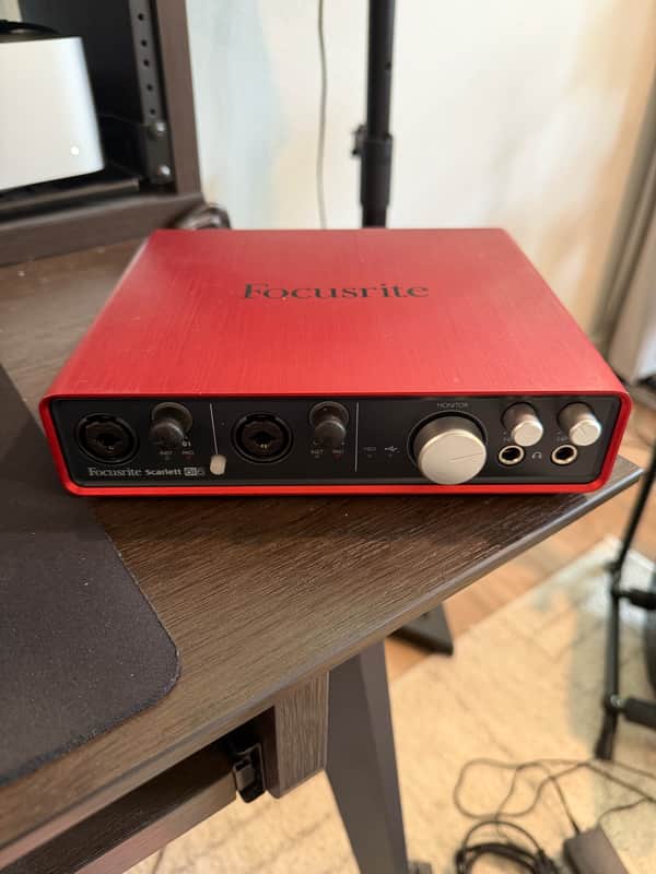 Focusrite Scarlett 6i6 2nd Gen USB Audio Interface 2016 - 2018 - Red / Black image 1