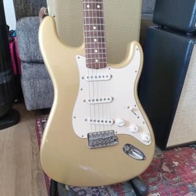Fender Stratocaster 2003 - Aztec Gold image 3