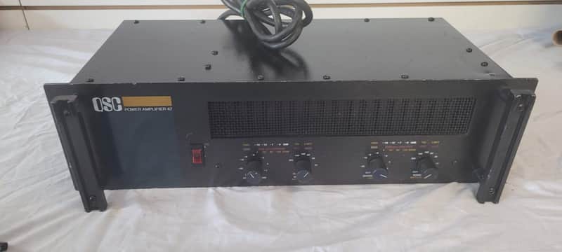 QSC AMPLIFER42 image 1