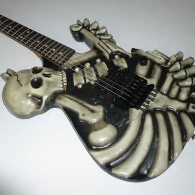 J.Frog George Lynch Shull & Bones Black / White image 6