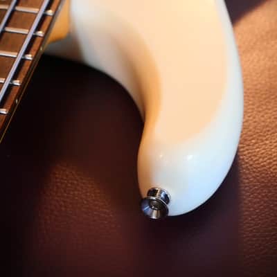 Washburn B2 four string bass, 1990 - Gloss pearl white image 6