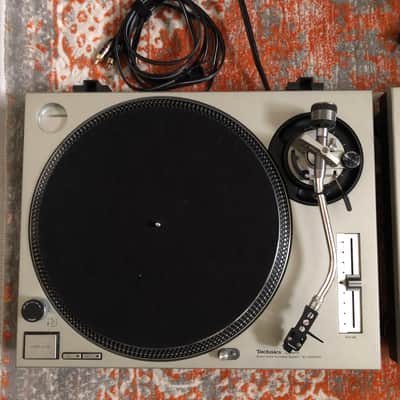 Technics SL-1200 MK2 1979 Silver image 2