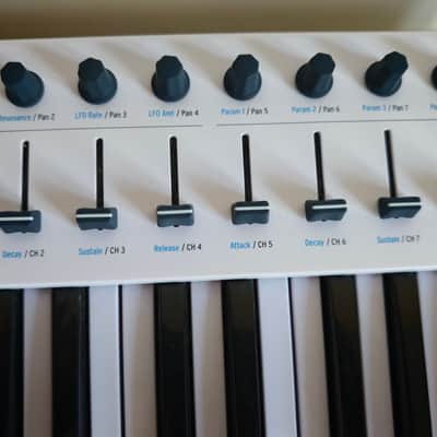 Arturia KeyLab Essential 49 MIDI Controller 2017 - Present - White image 9