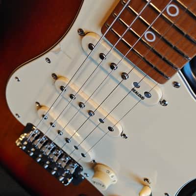 Henry's Destiny II Classic ST-2CM Infinity - Satin Sunburst image 8