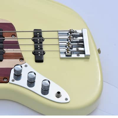 Ankh Instruments Woodie (new), 35" scale, L/H, 4 string, Jazz Bass,2021, 2021, Butter Cream image 6