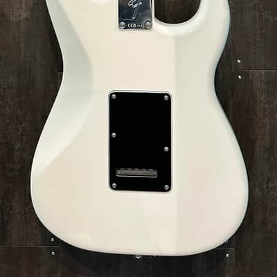 BRAND NEW 2025 Fender Player II Stratocaster Left-Handed Polar White image 3