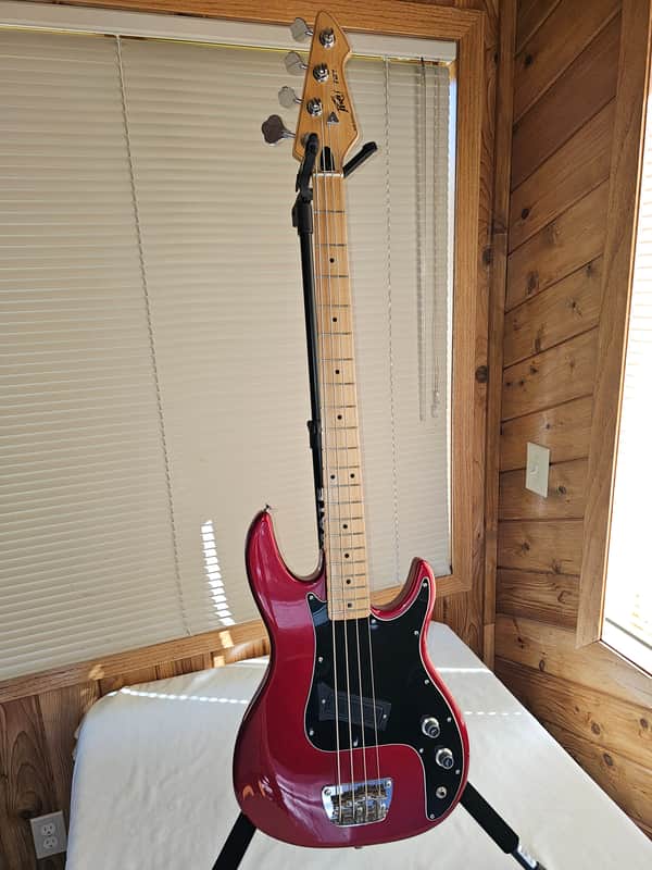 Peavey Fury 1983 - Gloss Red image 1