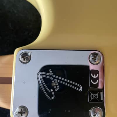 Fender Stratocaster ButtercreamYellow - SSS - Maple Neck + Fender ABS Molded Hard Case image 7
