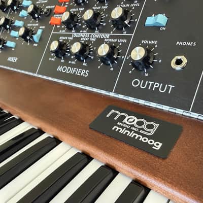 Moog Minimoog Model D Reissue (2022+ Cherry): Boxed, w/cover, Mint image 5